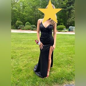 Size 0-00
Black criss cross back